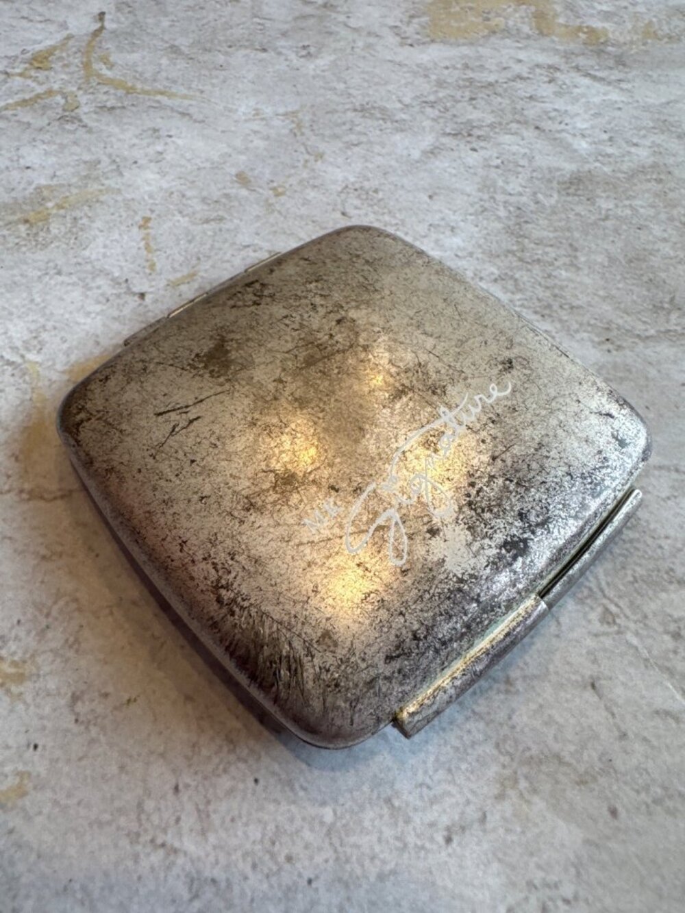 Mary Kay MK Signature Compact 2 Mirrors Regular and Magnified